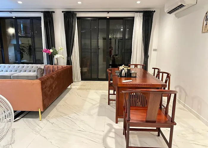 Villa Manor Two曼谷贰号庄园 *
